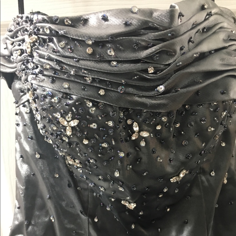 Silver prom/ball gown/dress with crystal design - Picture 7 of 8
